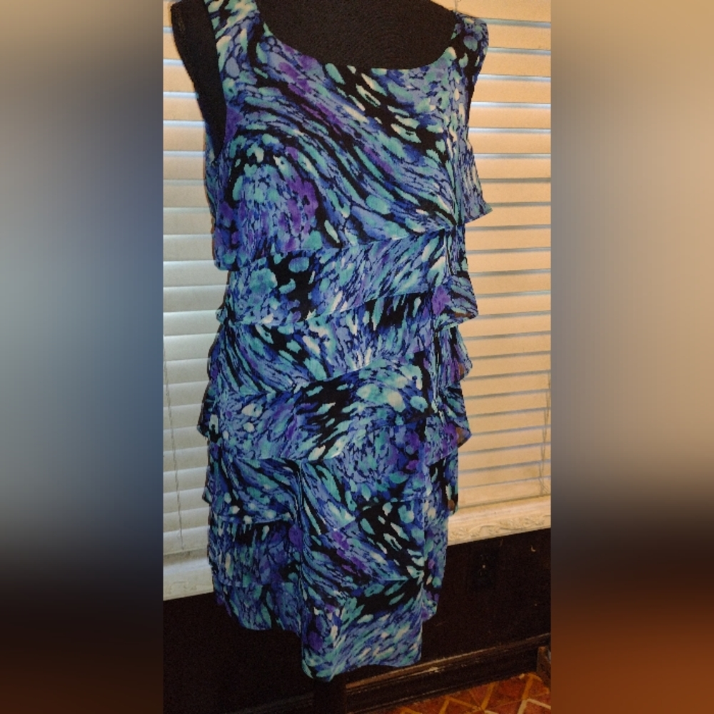Women's Connected size 10 Petite sleeveless dress